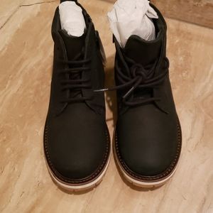 Kids boots